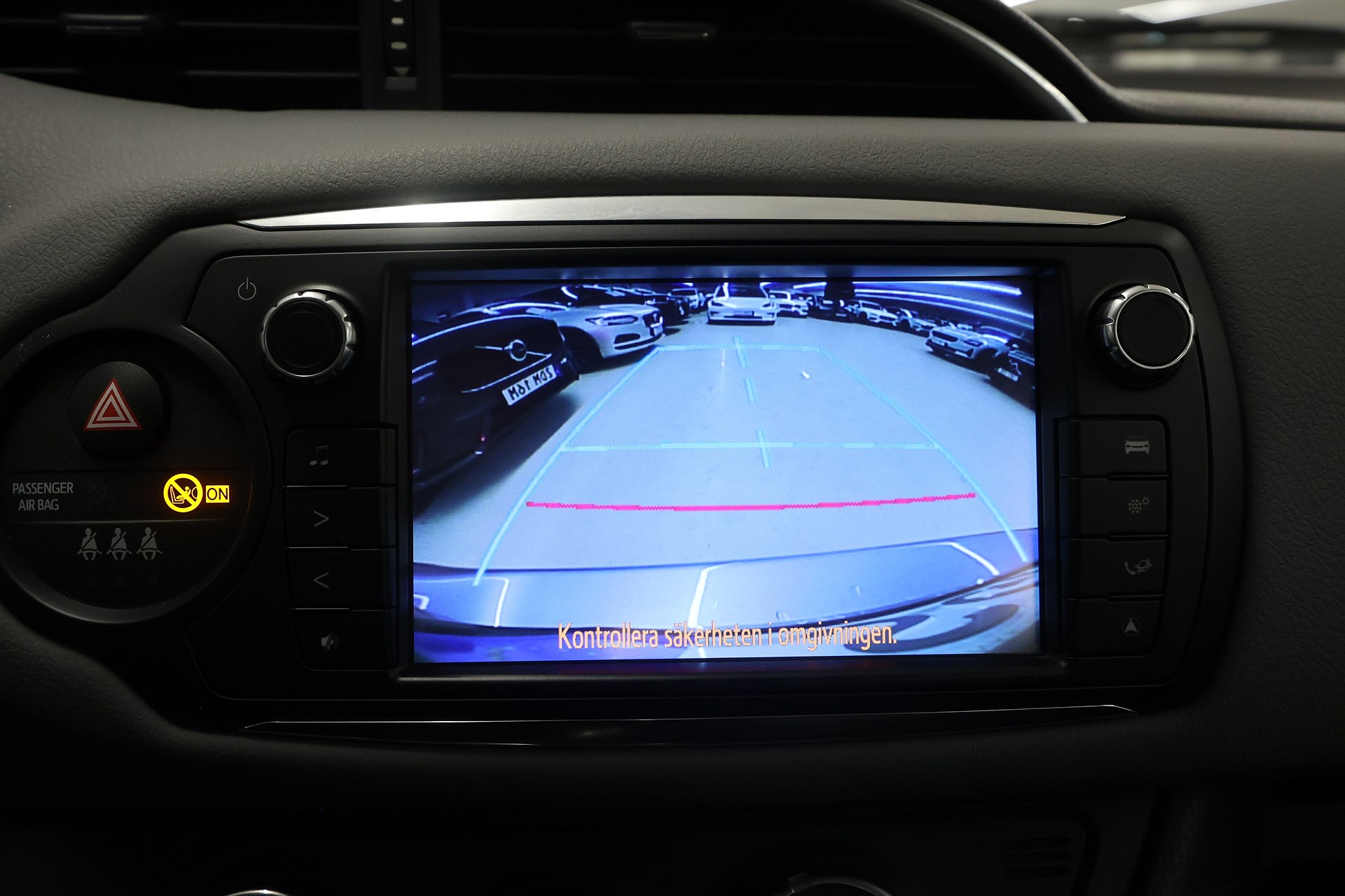 Toyota Yaris 5-dr 1.33 99hk *Hjulkampanj!* B-kamera Navi