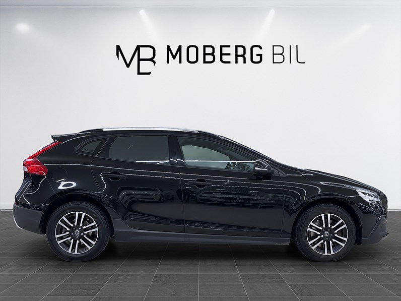 Volvo V40 Cross Country D4 190hk Business Adv Värmare PDC
