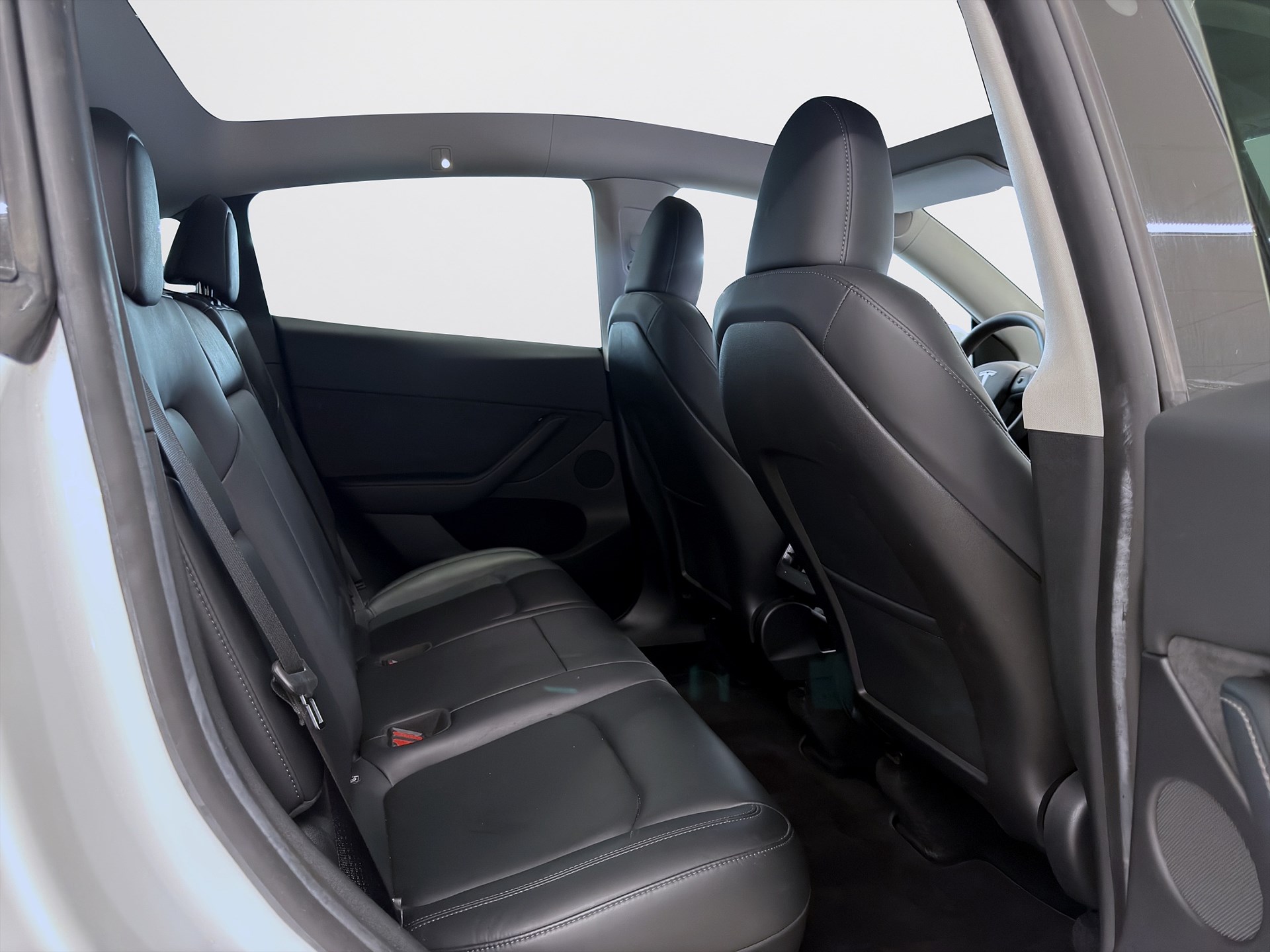 Tesla Model Y Standard Range 299hk Pano B-Kamera Drag Läder