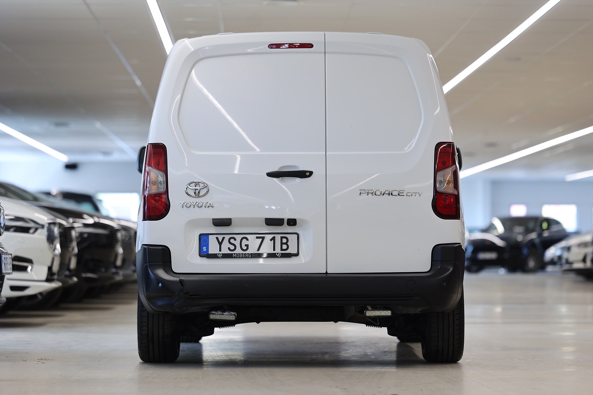 Toyota ProAce City 1.2 Turbo 130hk 3-Sits CarPlay PDC B-Kamera