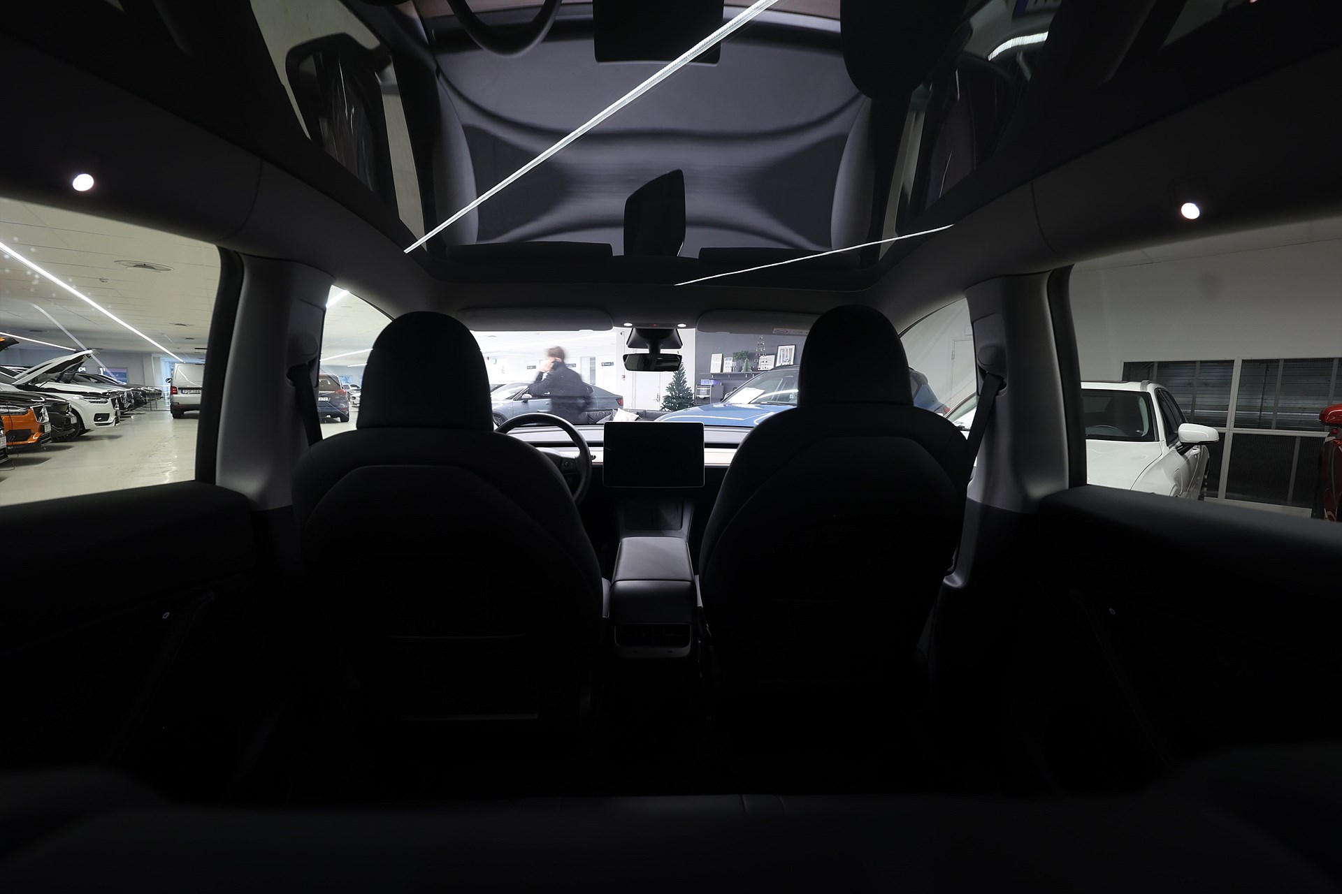 Tesla Model Y Long Range AWD 514hk AP Pano MOMS