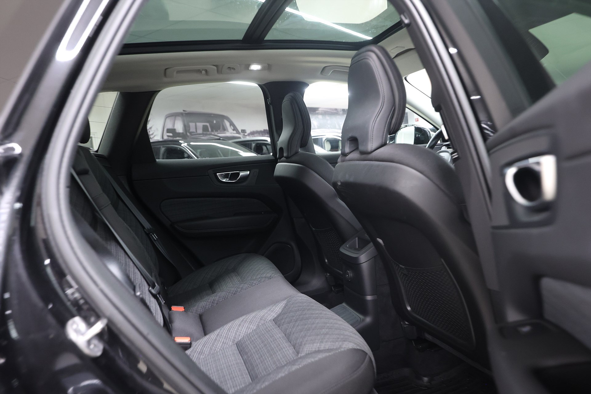 Volvo XC60 Recharge T6 AWD 350hk *Hjulkampanj!* Core Drag