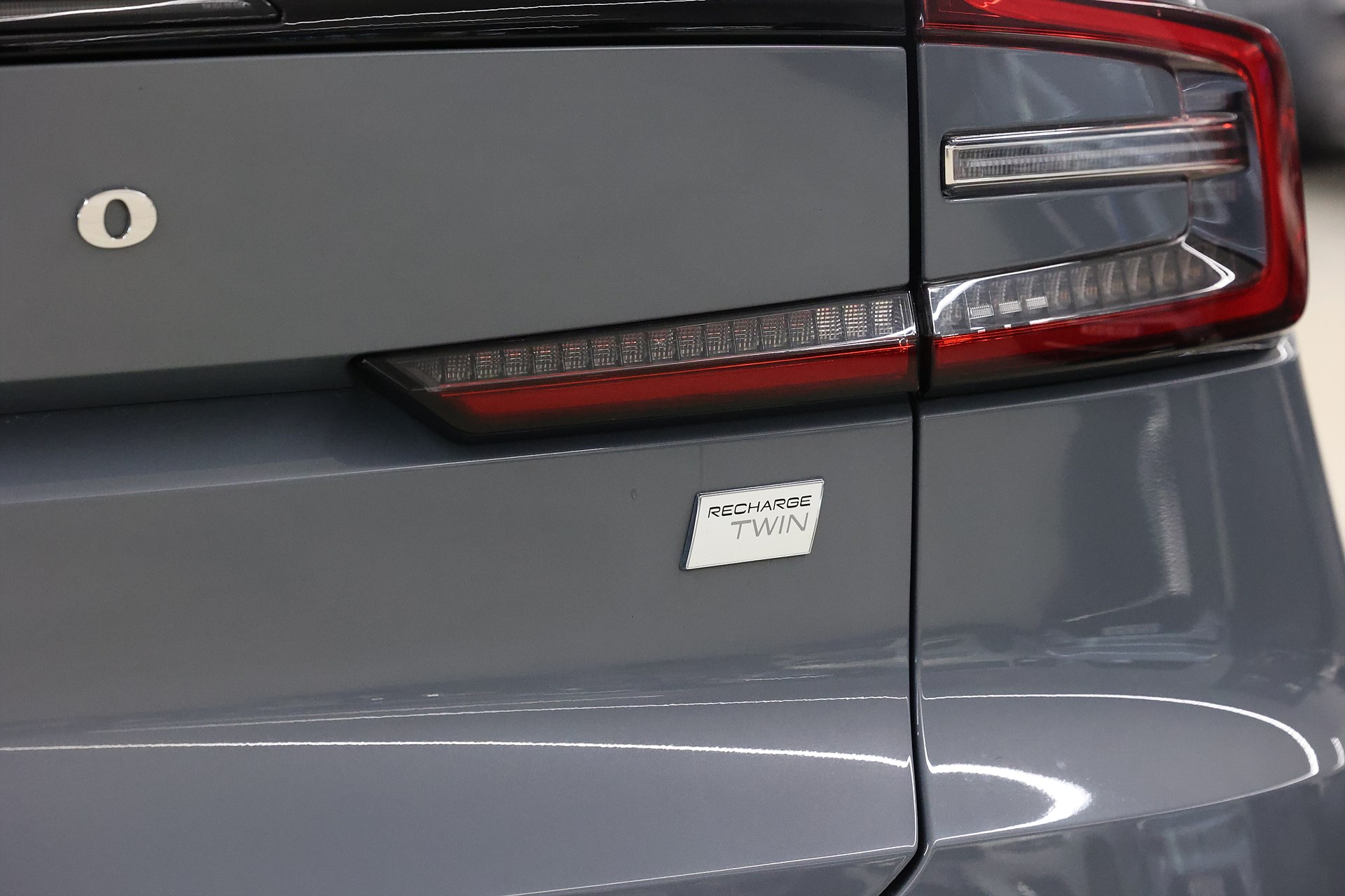 Volvo C40 Recharge Twin motor AWD 408hk Core Pano Drag