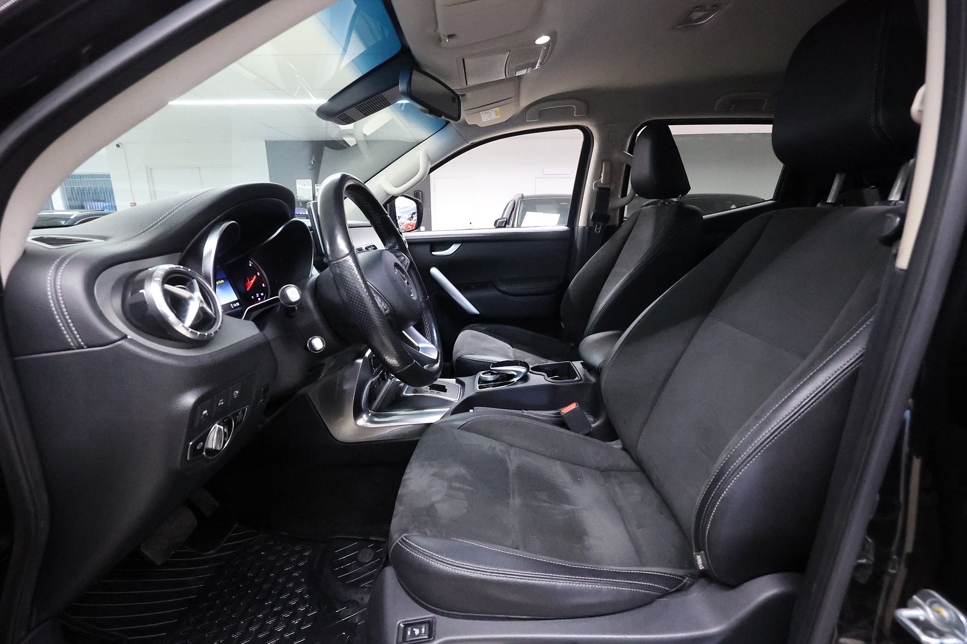 Mercedes-Benz X 250 d 4M Power Line 360 Navi Keyless Alcantara