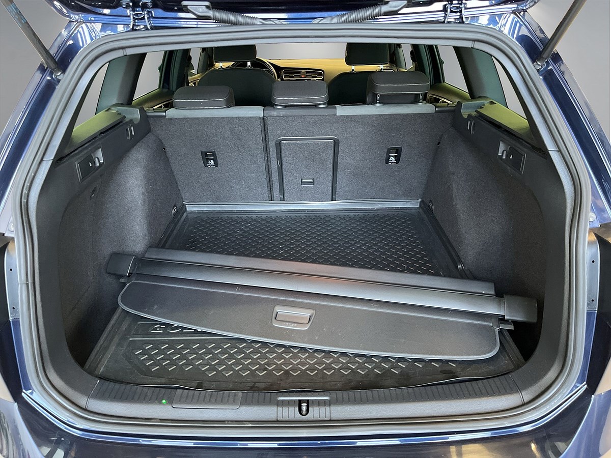 Sportscombi 2.0 TDI BMT R_LINE DRAG KAMERA VÄRMARE PDC