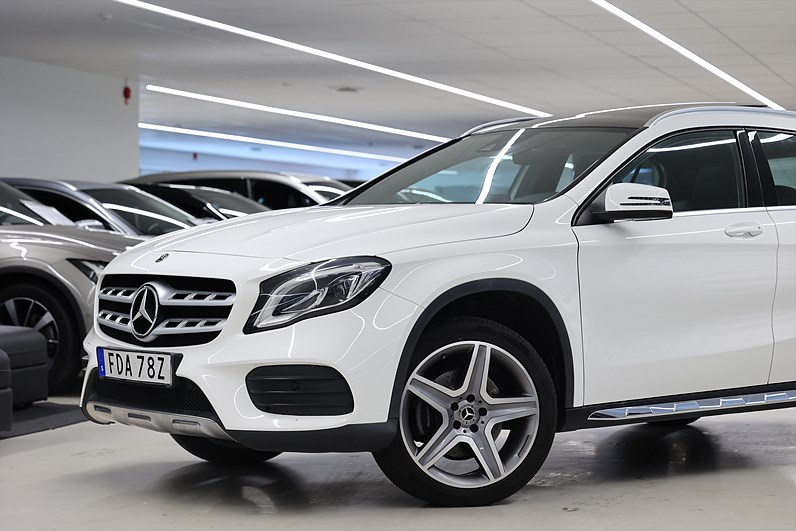 Mercedes-Benz GLA 250 4M AMG Line Pano B-kamera Navi