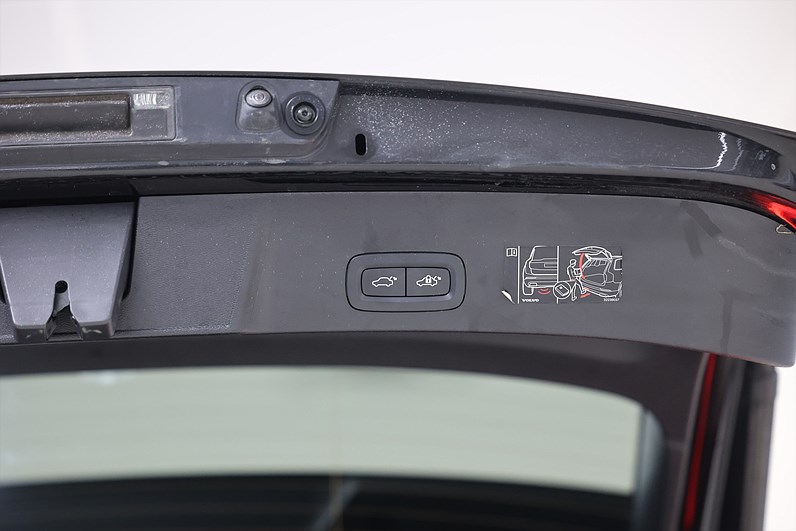 Volvo XC40 T4 Recharge 211hk *Hjulkampanj!* Momentum Värmare