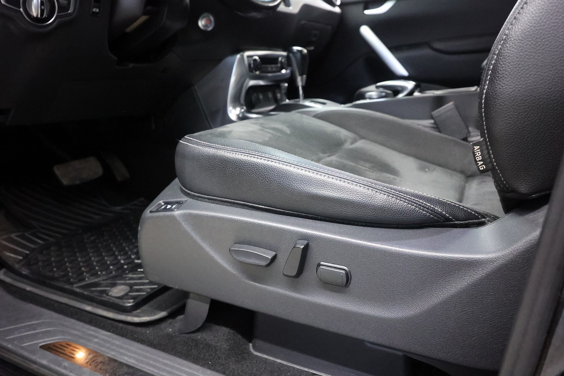 Mercedes-Benz X 250 d 4M Power Line 360 Navi Keyless Alcantara