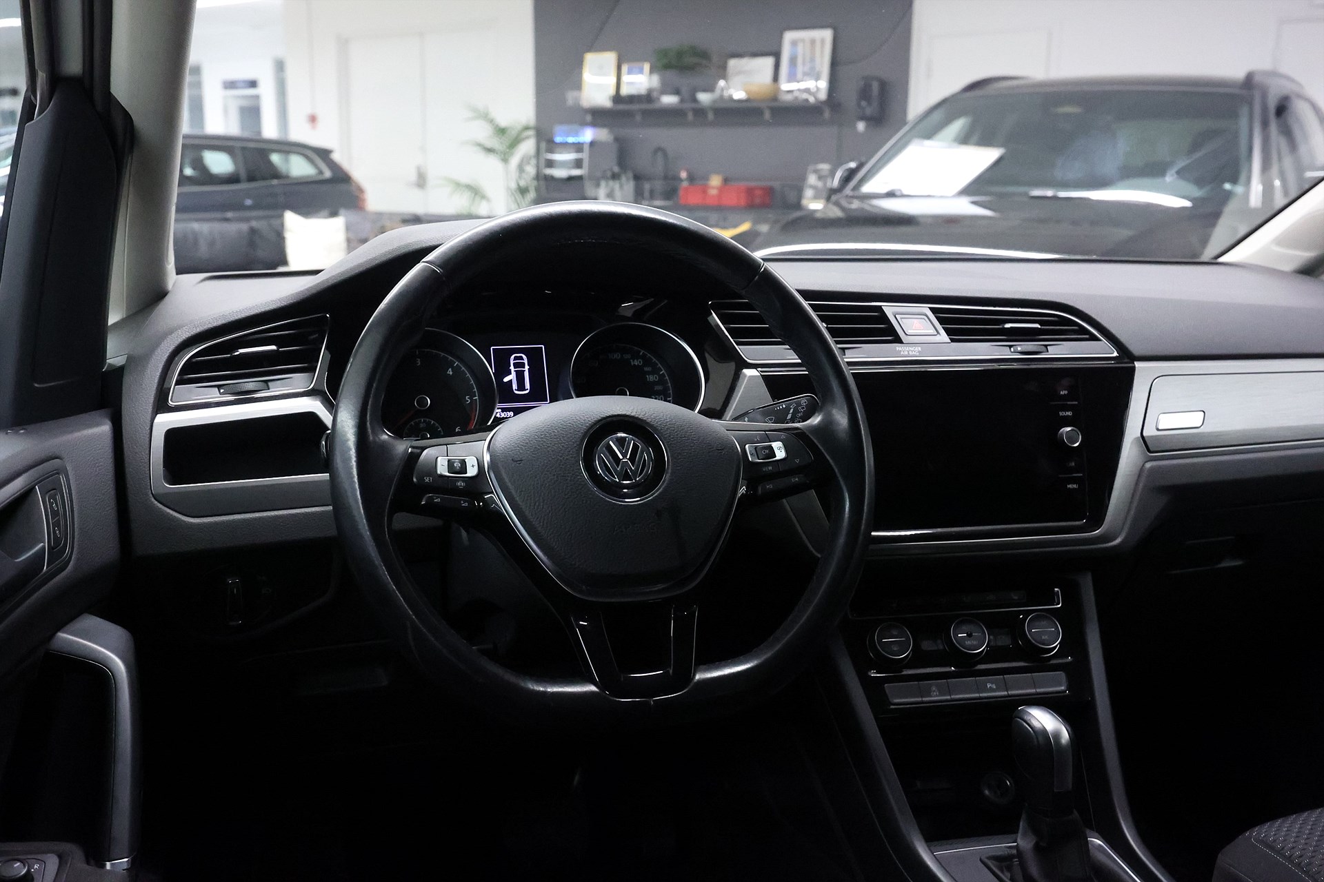 Volkswagen Touran 2.0 TDI 150hk R-Line 7 sits PDC LED MOMS