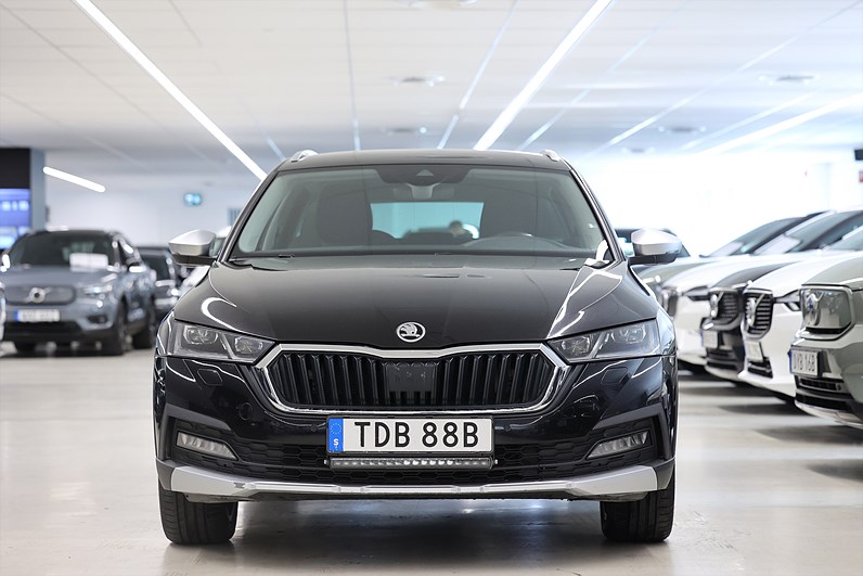 Skoda Octavia Scout 2.0 TDI 4x4 200hk B-kamera Drag Värmare MOMS