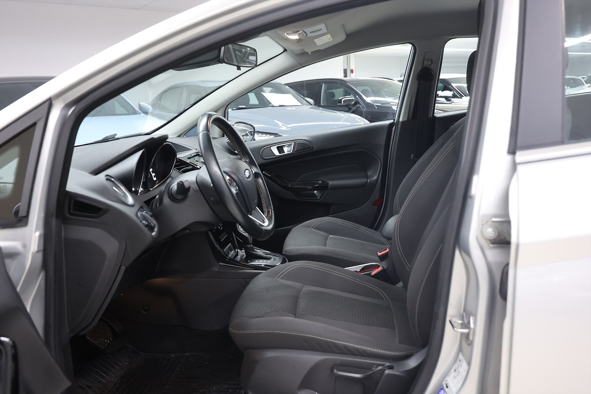 Ford Fiesta 1.0 EcoBoost 100hk *Hjulkampanj!* Titanium PDC Farth