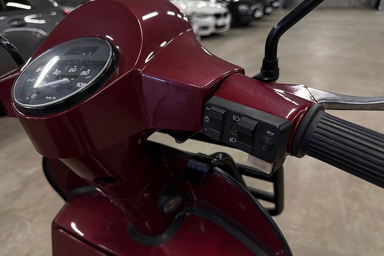 Piaggio Vespa PX 0.2 CVT, 12hk, 1993 UNIK, röd – bild 14 av 17, begagnad hos Niber i Järfälla