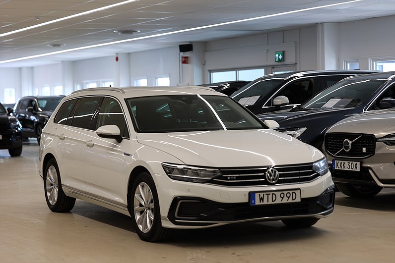 Volkswagen Passat GTE 218hk Räckvidd 60 km Värmare B-kamera Drag
