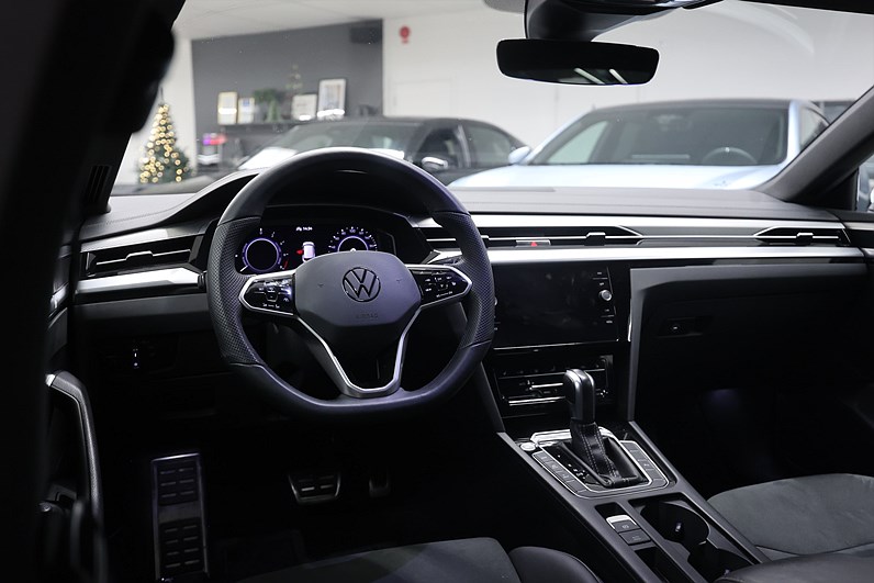 Volkswagen Arteon SB eHybrid 218hk *Hjulkampanj!* R-Line Drag