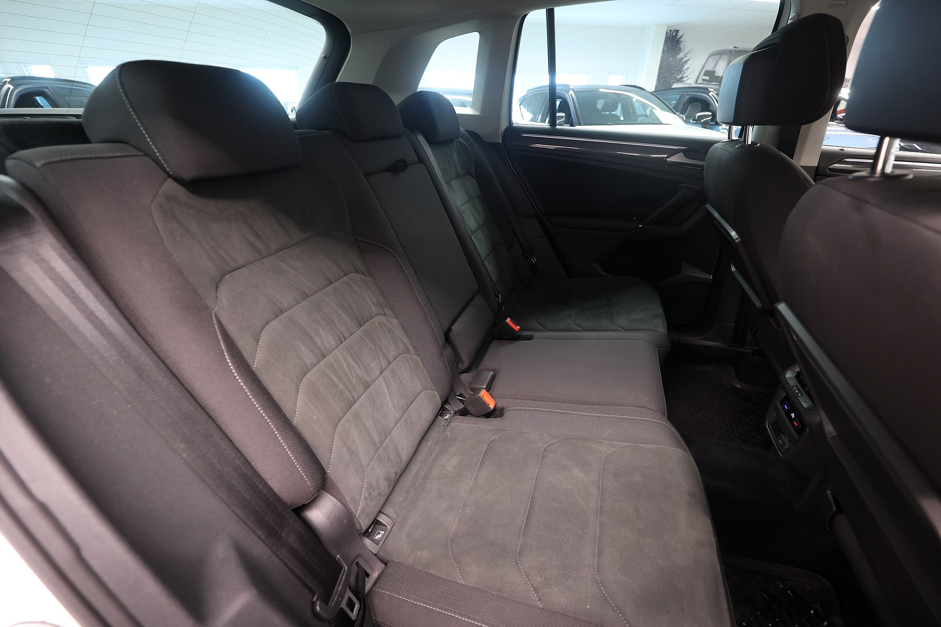 Volkswagen Tiguan 2.0 TDI 4Motion 190hk Executive Drag Värmare