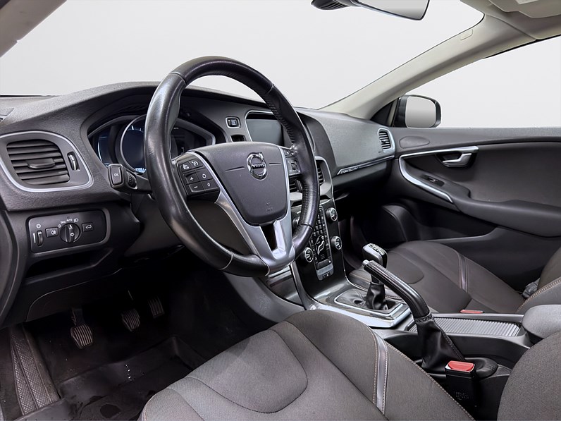 Volvo V40 Cross Country D3 150hk Momentum Business Adv Drag