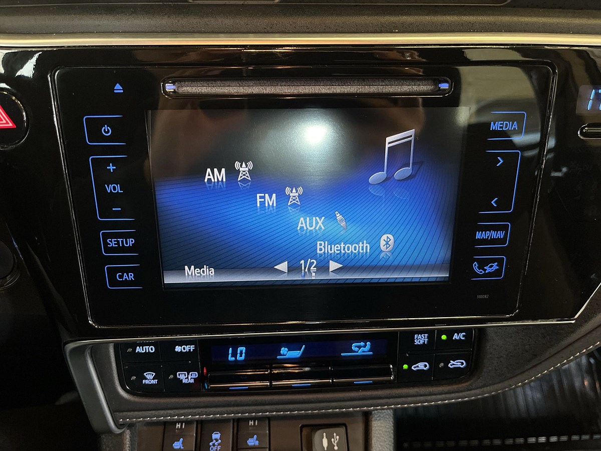 Toyota Auris Hybrid e-CVT, 136hk, 2017
