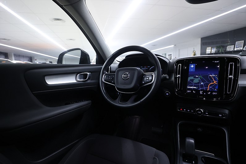 Volvo XC40 T4 Recharge 211hk *Hjulkampanj!* Momentum Värmare