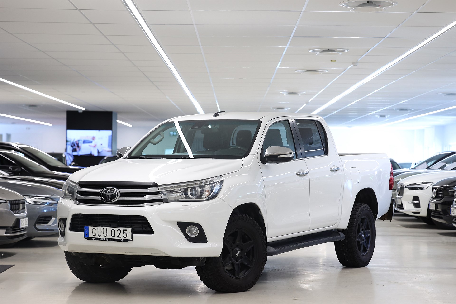 Toyota Hilux 2.4 AWD 150hk Drag B-kamera Värmare Skinn MOMS