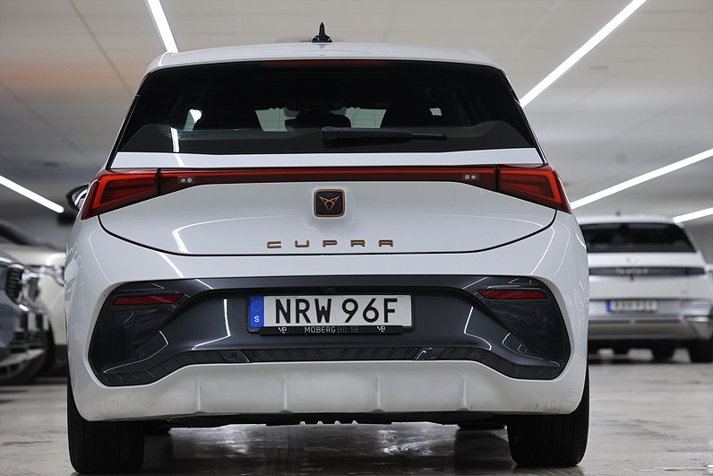 Cupra Born 204hk *Hjulkampanj!* Värmare B-kamera Navi Farth