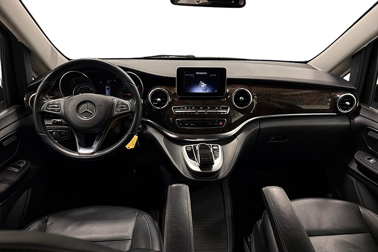 Mercedes-Benz V 250d 3.1t 7-sits Drag, Läder, Navi, Kamera 2014, svart – bild 12 av 25, begagnad hos Niber i Järfälla