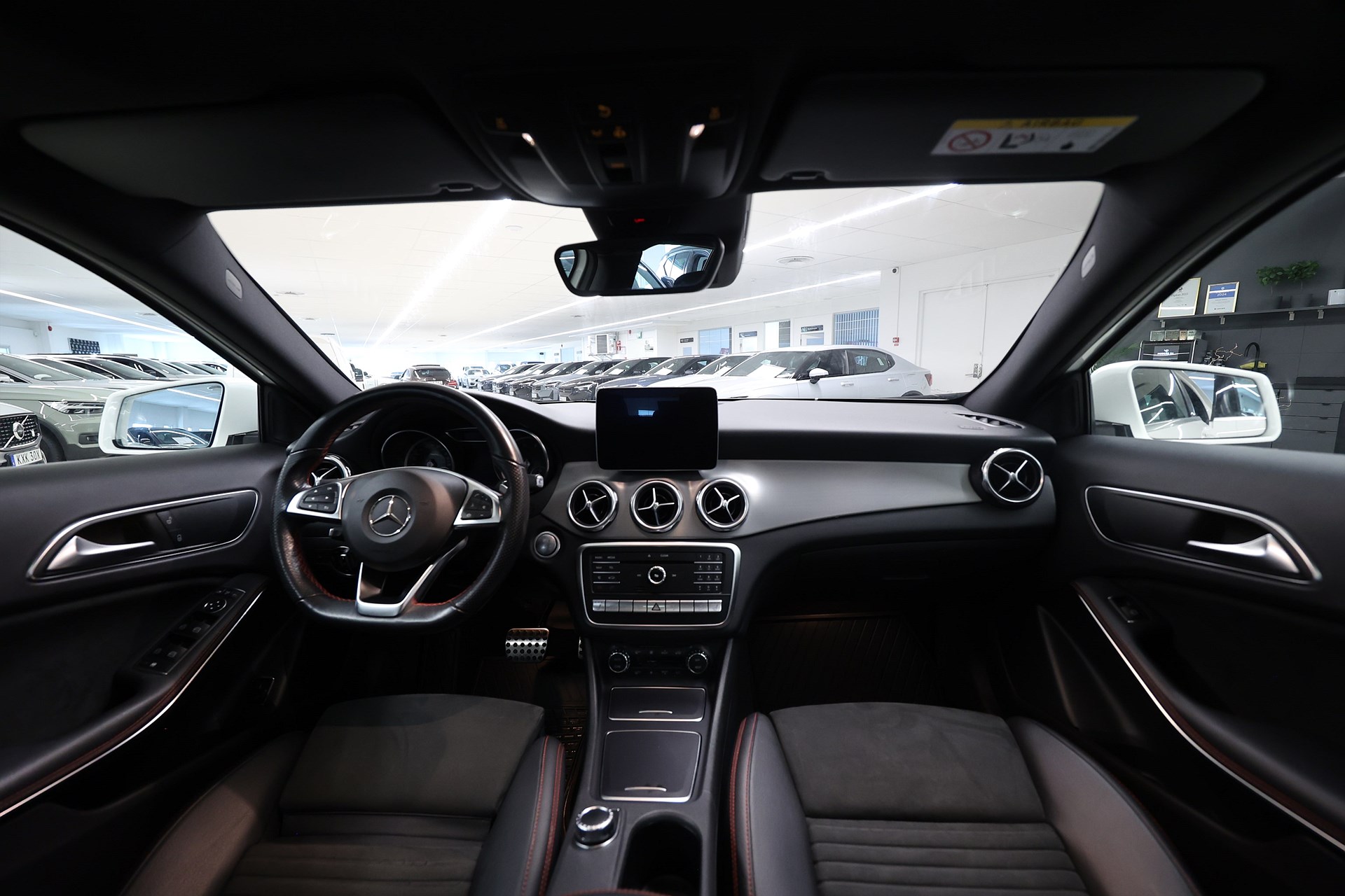 Mercedes-Benz GLA 250 4M AMG Line Pano B-kamera Navi