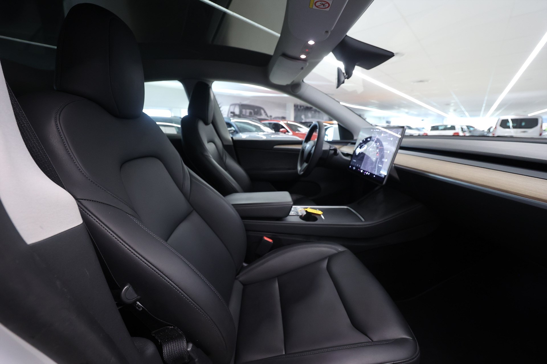 Tesla Model Y Long Range 514hk *Hjulkampanj!* AWD Pano AP MOMS