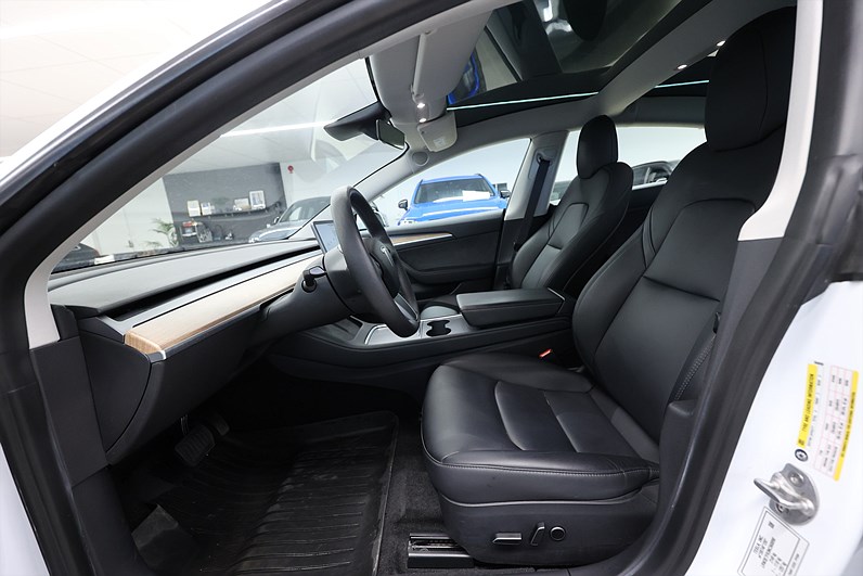 Tesla Model 3 Standard Range 283hk Pano Läder Navi B-Kamera Keyless