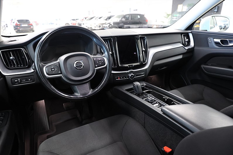 Volvo XC60 Recharge T6 AWD 340hk Inscription Pano CarPlay B-Kamera