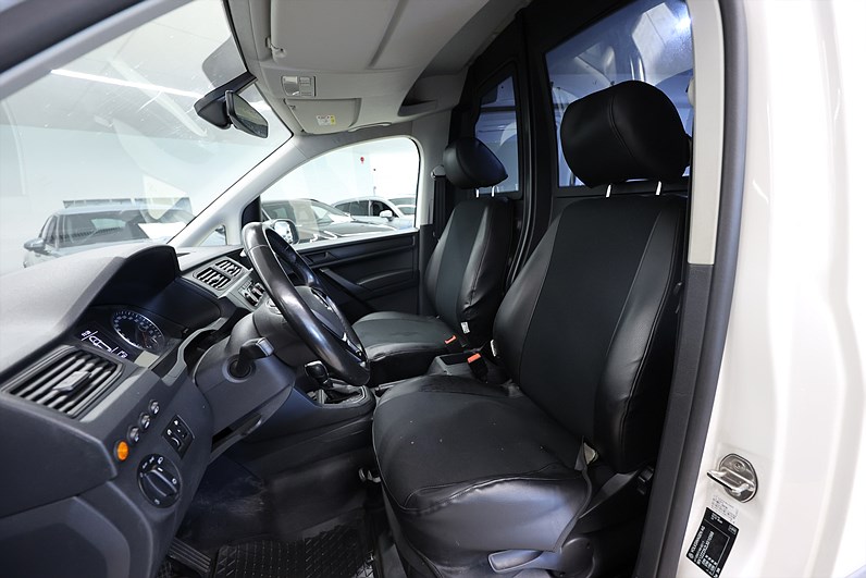 Volkswagen Caddy 2.0 TDI 4M V-inrett Värmare Drag MOMS