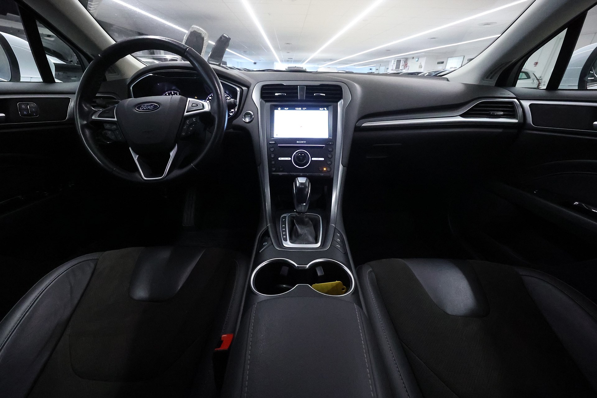 Ford Mondeo 2.0 TDCi 150hk Titanium Business Navi Keyless B-Kamera