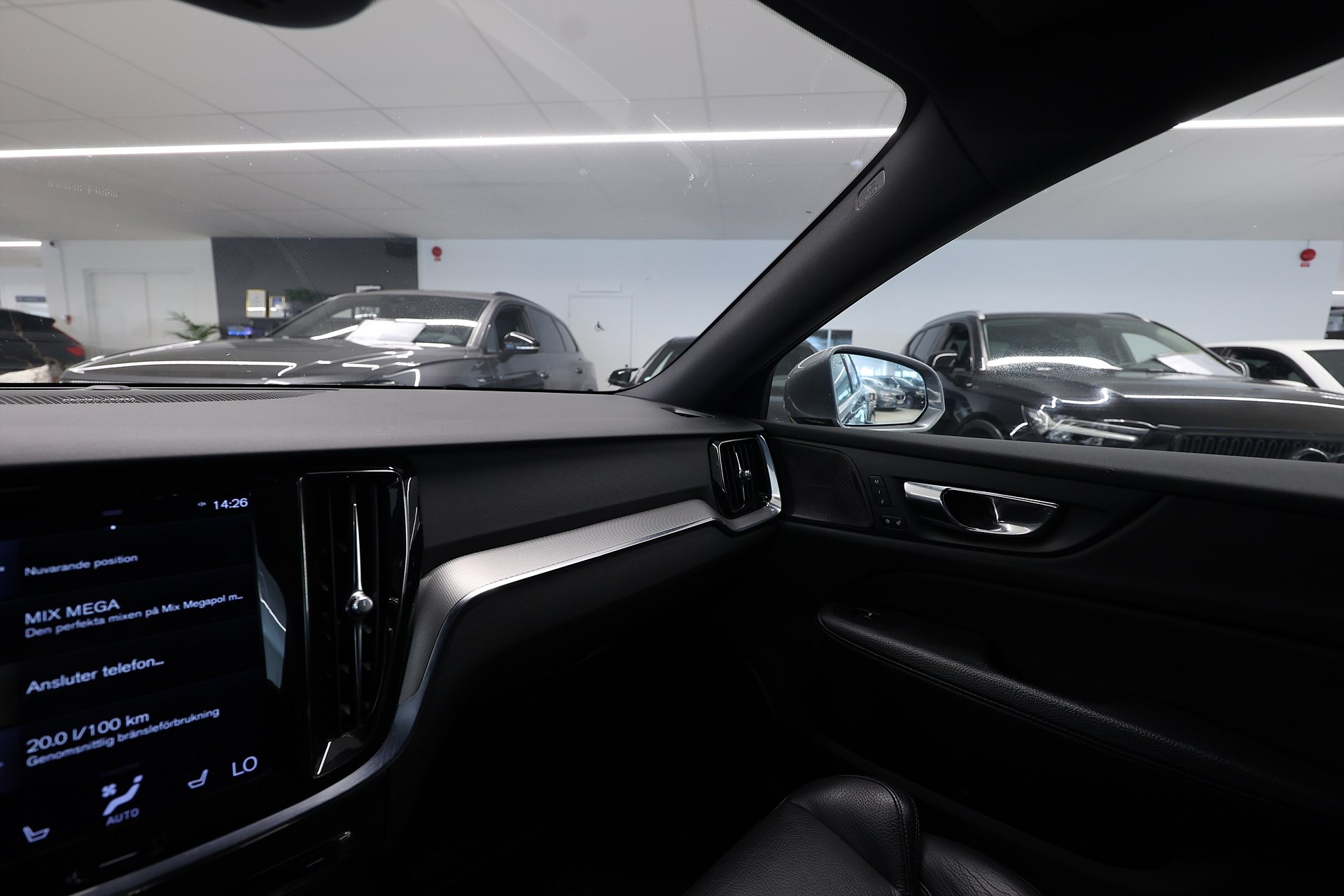 Volvo V60 T8 Twin Engine AWD 392hk Inscription H/K Värmare