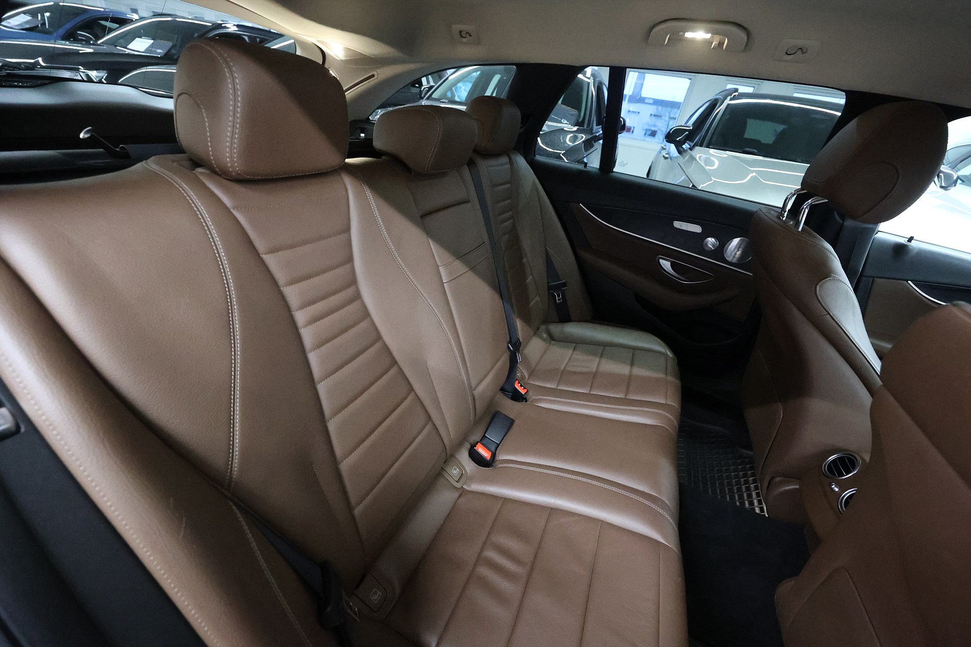 Mercedes-Benz E 220 T d 194hk Avantgarde HUD 360 Drag Läder