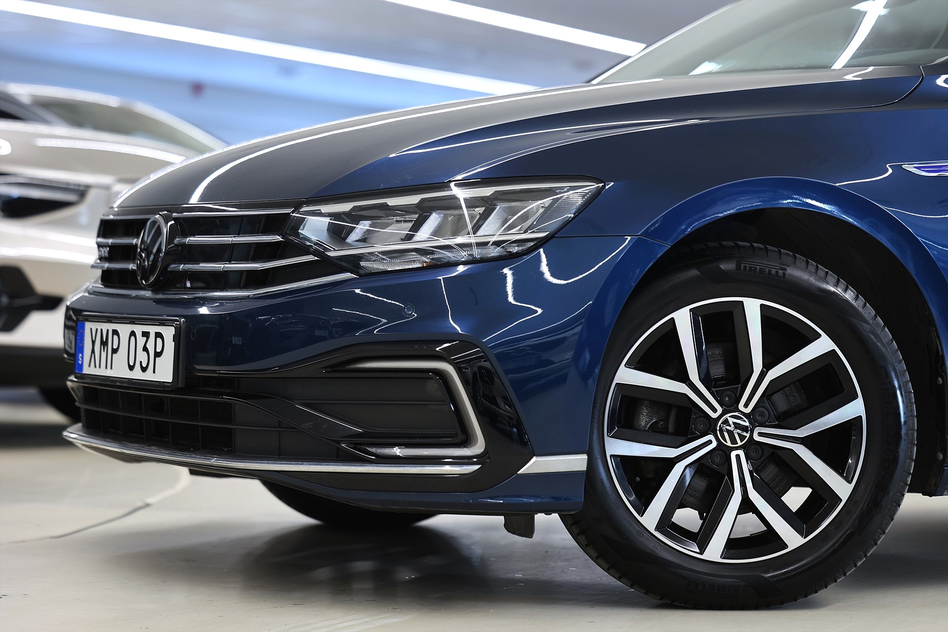 Volkswagen Passat Sportscombi GTE 218hk Pano Navi B-kamera Drag