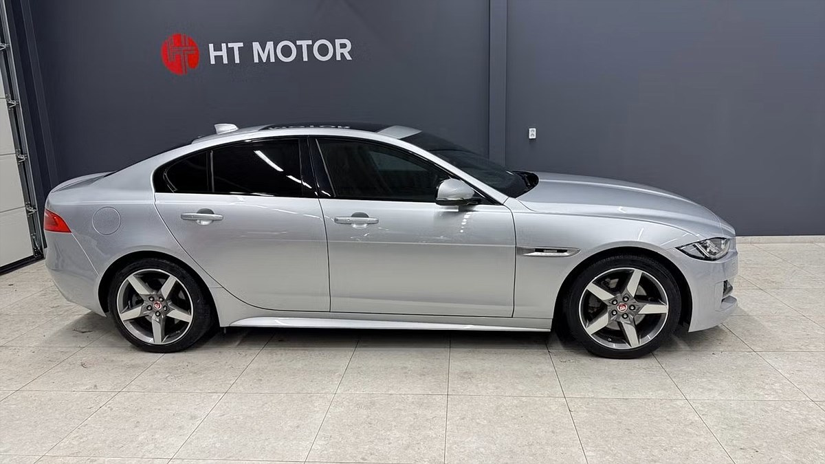 Jaguar XE – bild 4