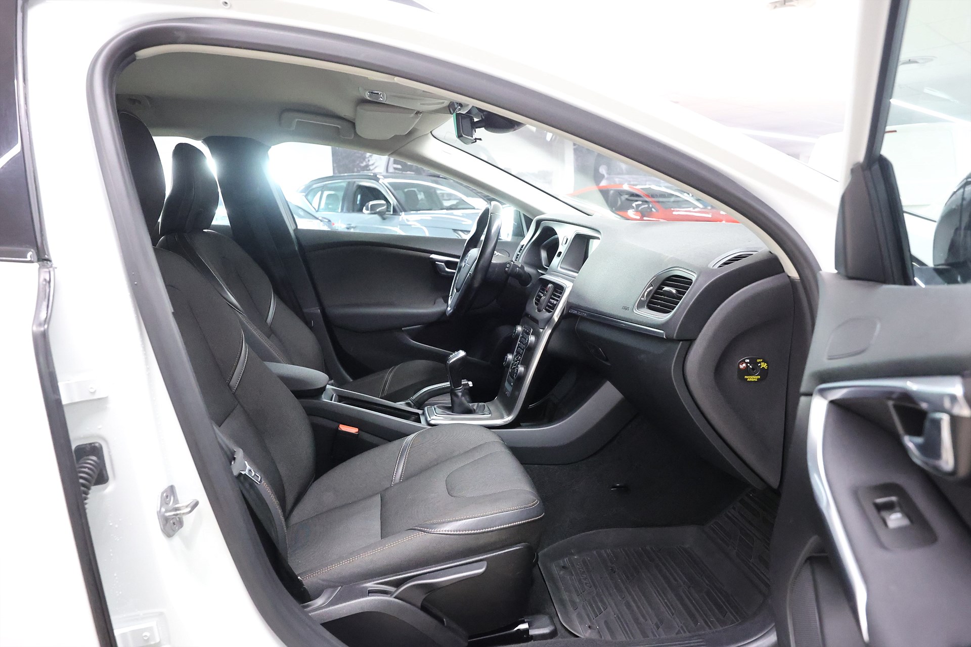 Volvo V40 Cross Country D2 115hk Momentum Värmare PDC