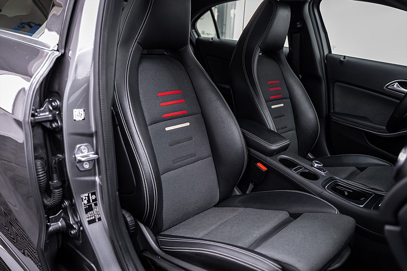 Mercedes-benz A-Klass 2018 - miniatyr 27