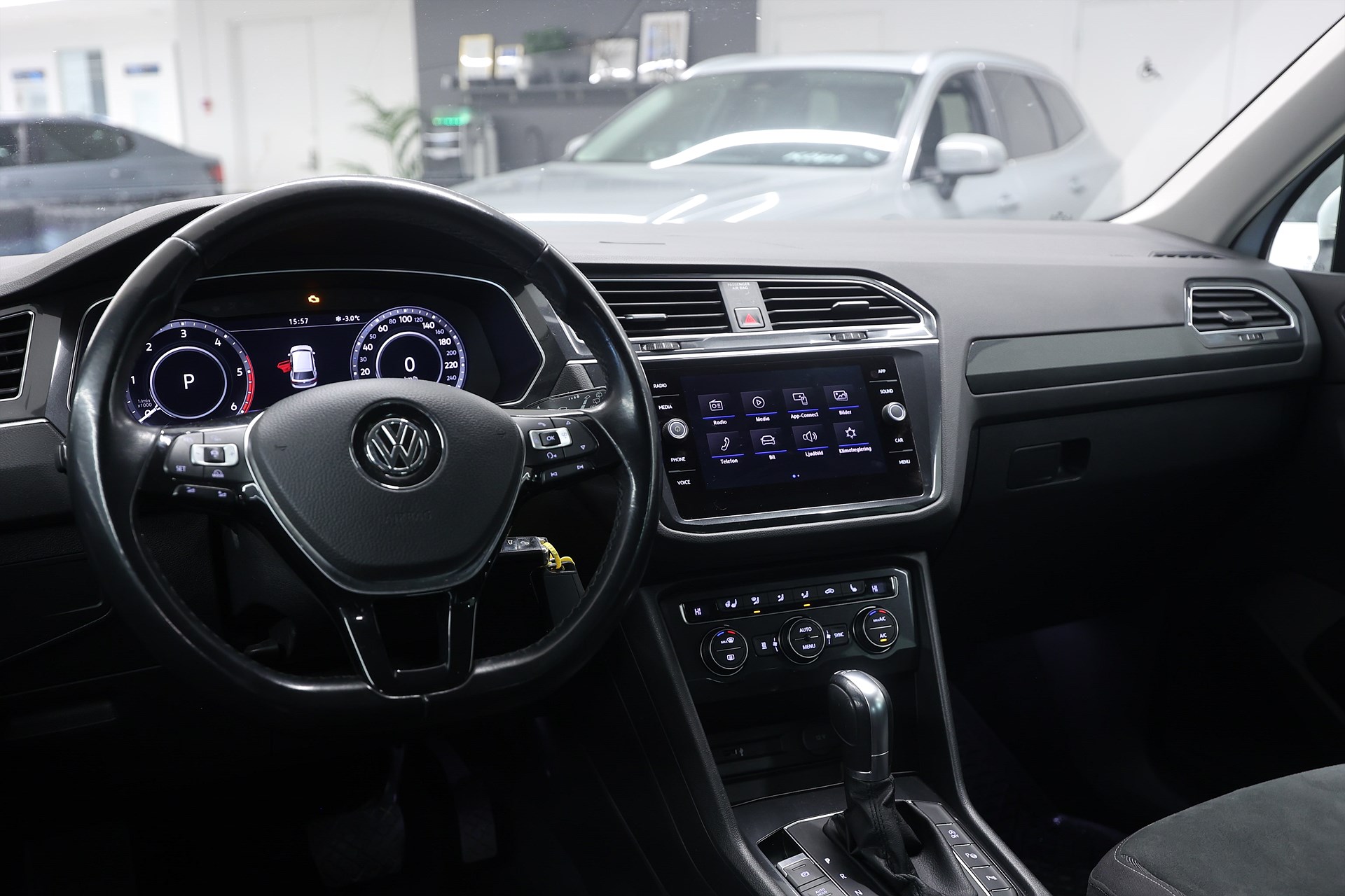 Volkswagen Tiguan 2.0 TDI 4Motion 190hk Executive Drag Värmare