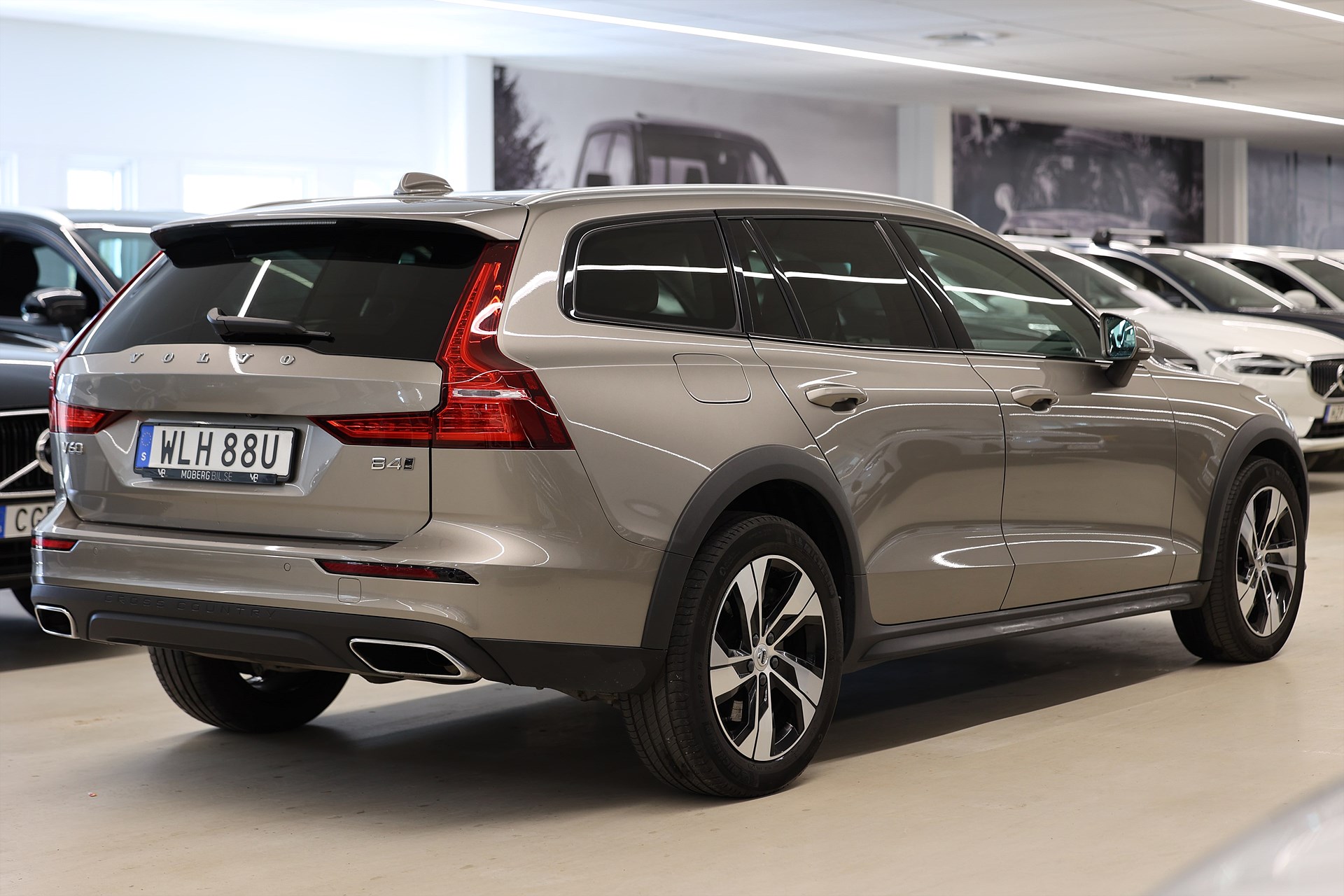 Volvo V60 Cross Country B4 Momentum H/K B-Kamera Skinn Keyless