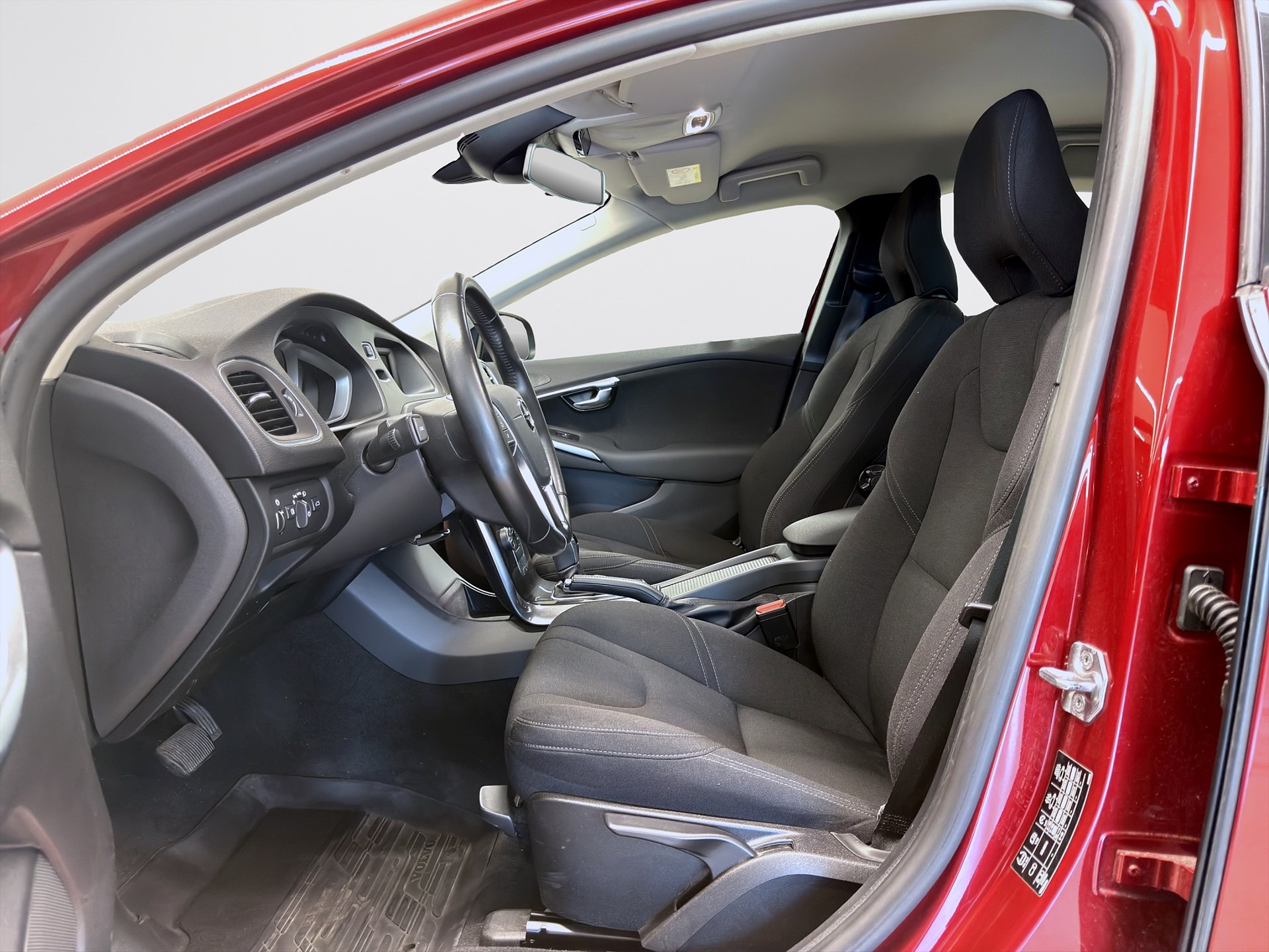 Volvo V40 T2 122hk Momentum Business Adv Värmare