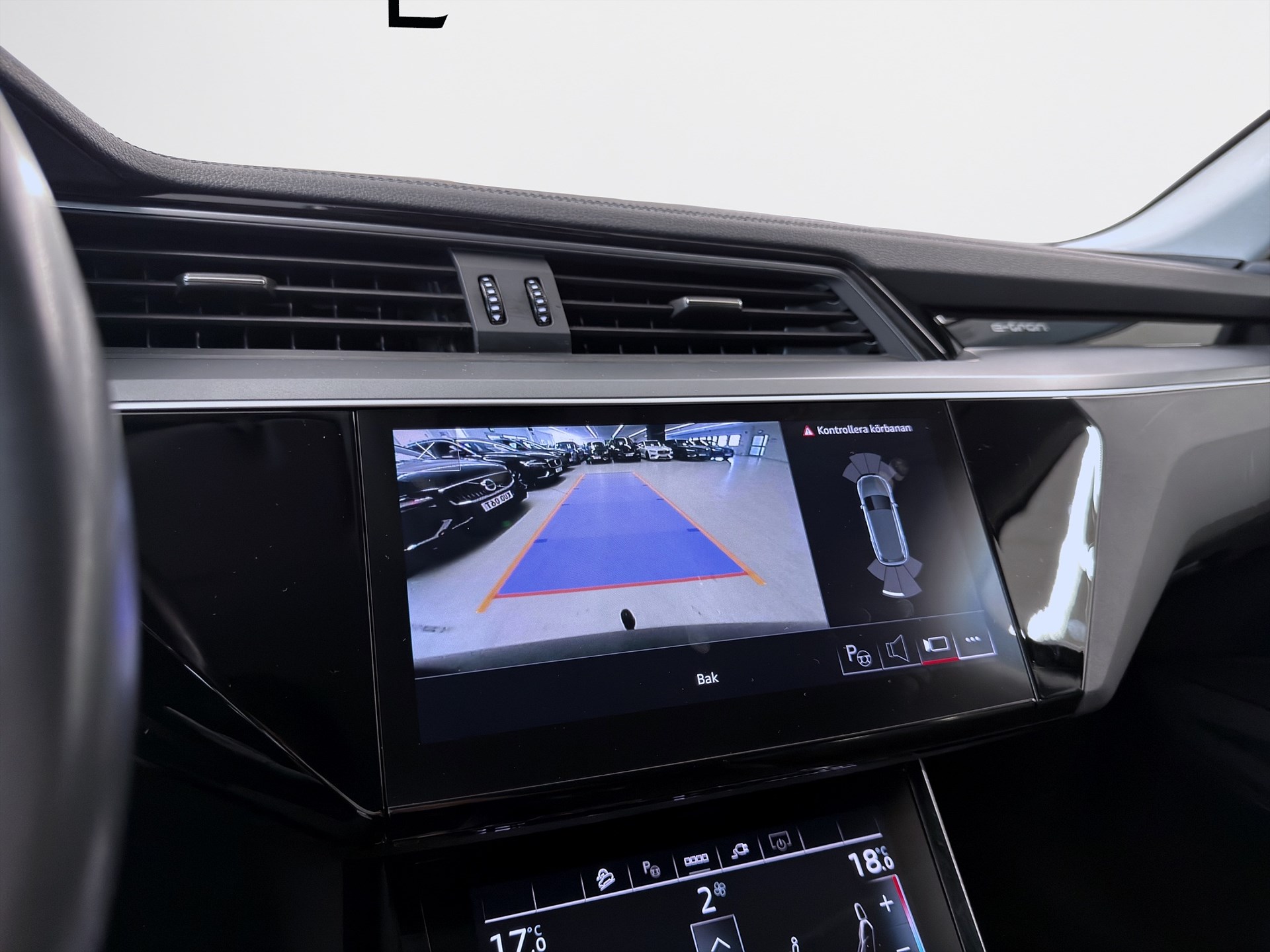 Audi Q8 50 e-tron quattro 340hk Helg på Moberg! B&O B-Kamera Luftfjädring