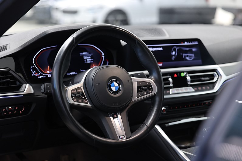 BMW 420i Coupé 184hk M Sport Alcantara B-kamera Rattvärme Carplay