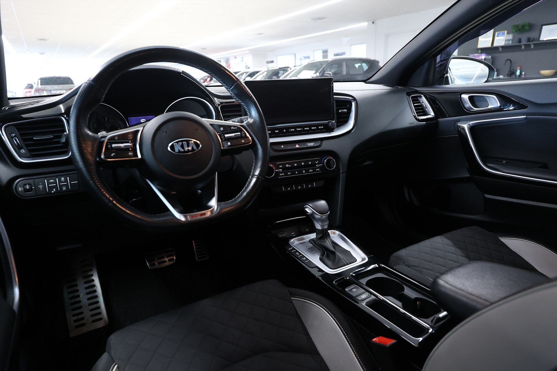 Kia ProCeed 1.5 T-GDI DCT 160hk GT Line Navi CarPlay B-kamera