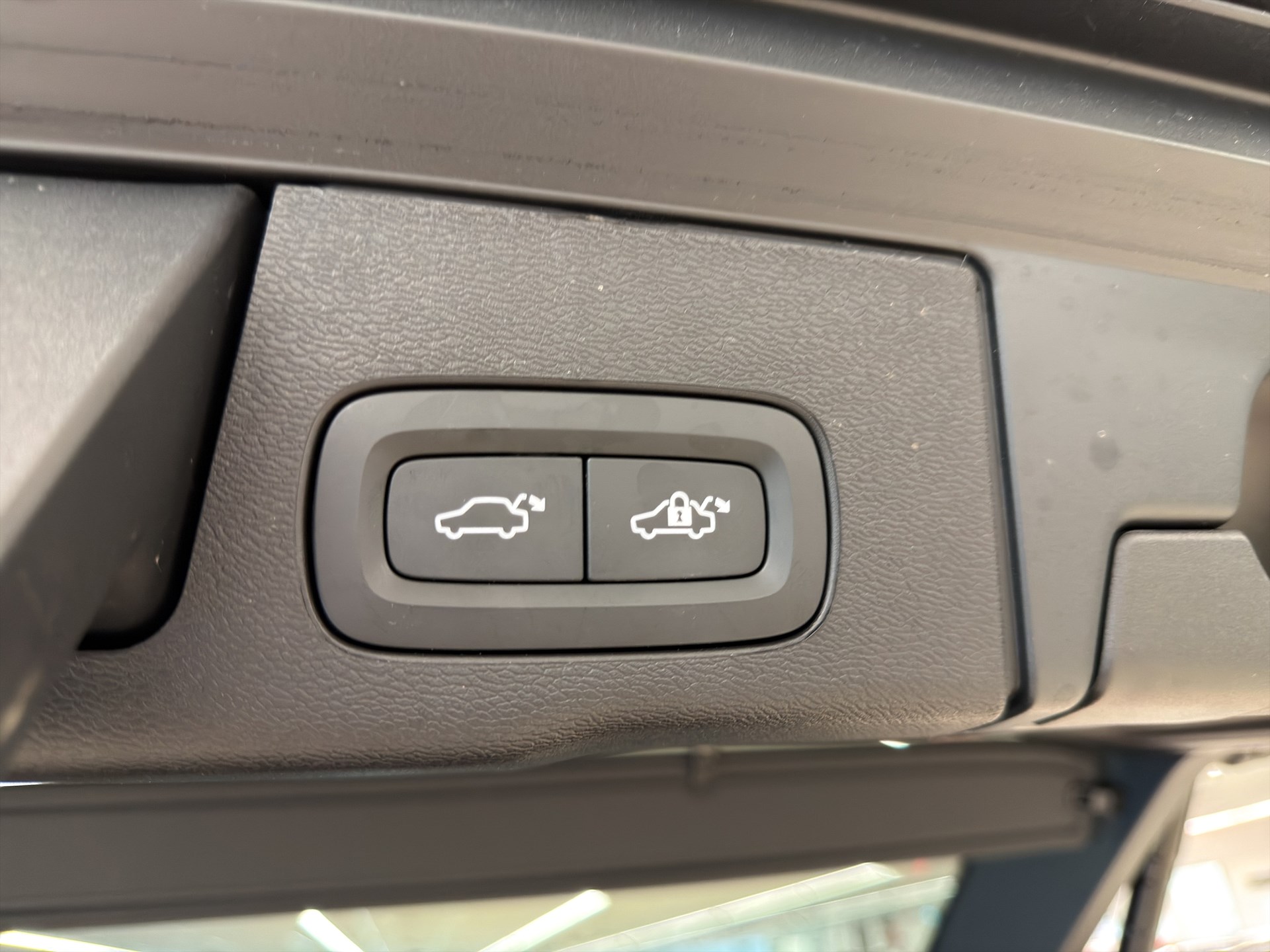 Volvo XC60 Recharge T6 350hk Ultra Black Edition HUD B&W 360
