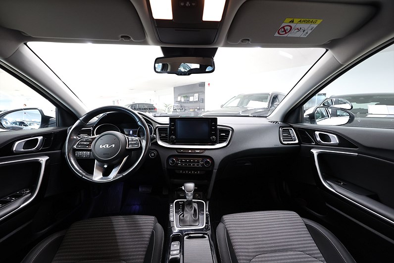Kia Ceed SW Plug-in 141hk Advance B-kamera Keyless CarPlay