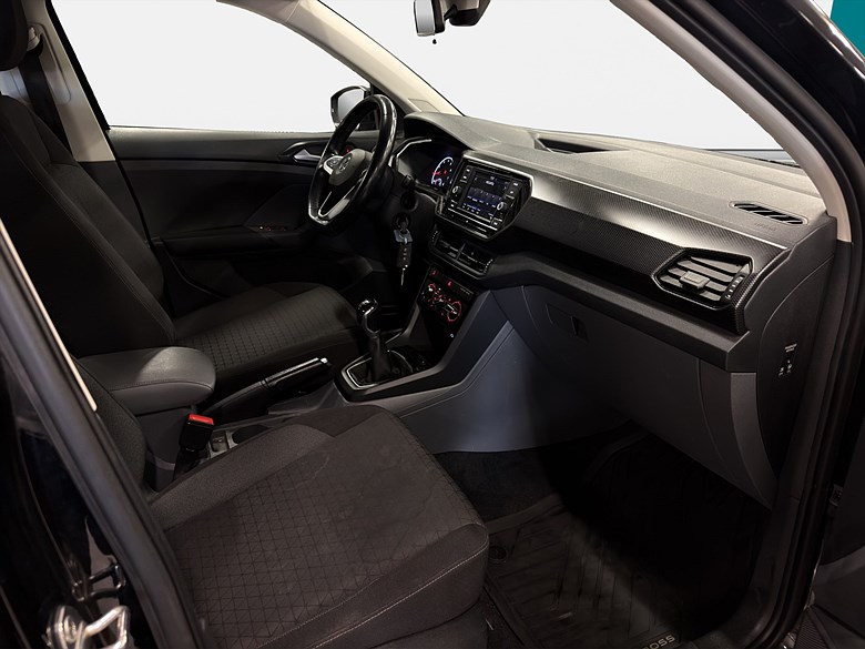 Volkswagen T-Cross 1.0 TSI, NYSERVAD, V-hjul, FR 2,99% 2020, svart – bild 16 av 17, begagnad hos Niber i Järfälla