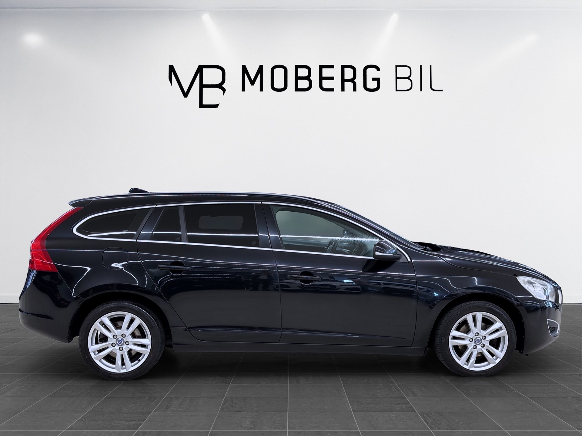 Volvo V60 D4 163hk Momentum Business EDT PDC Värmare