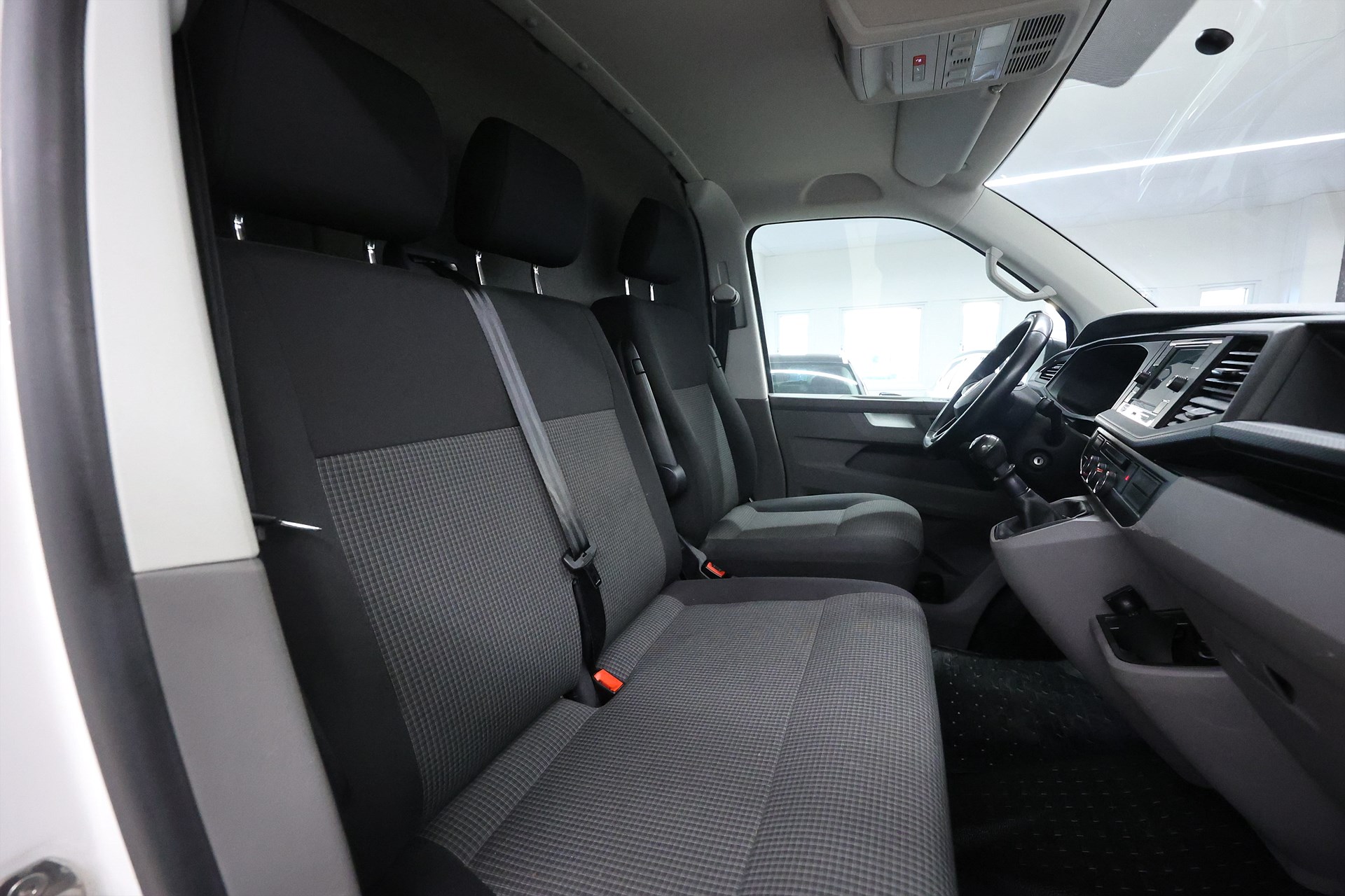 Volkswagen Transporter T30 2.0 TDI 110hk V-Inrett 3-SIts Drag CarPlay PDC