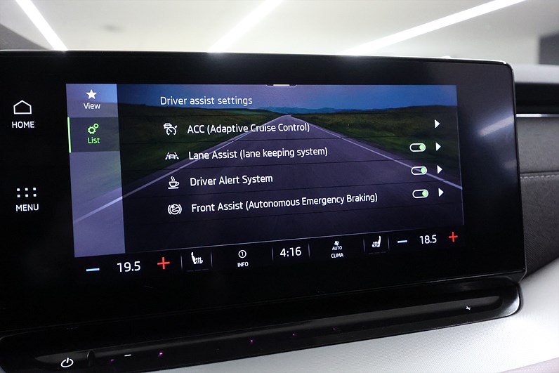 Skoda Octavia 1.0 TSI 110hk Style Keyless CarPlay Drag B-Kamera