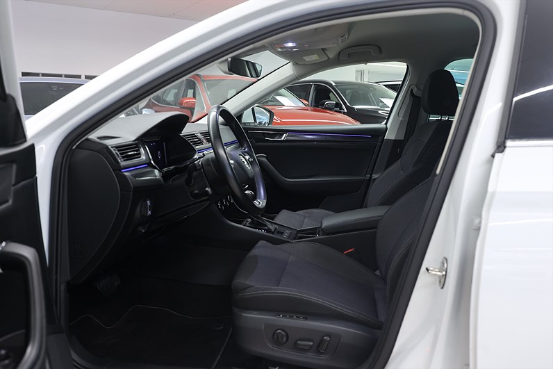 Skoda Superb iV Combi 1.4 TSI 218hk Style Drag Navi